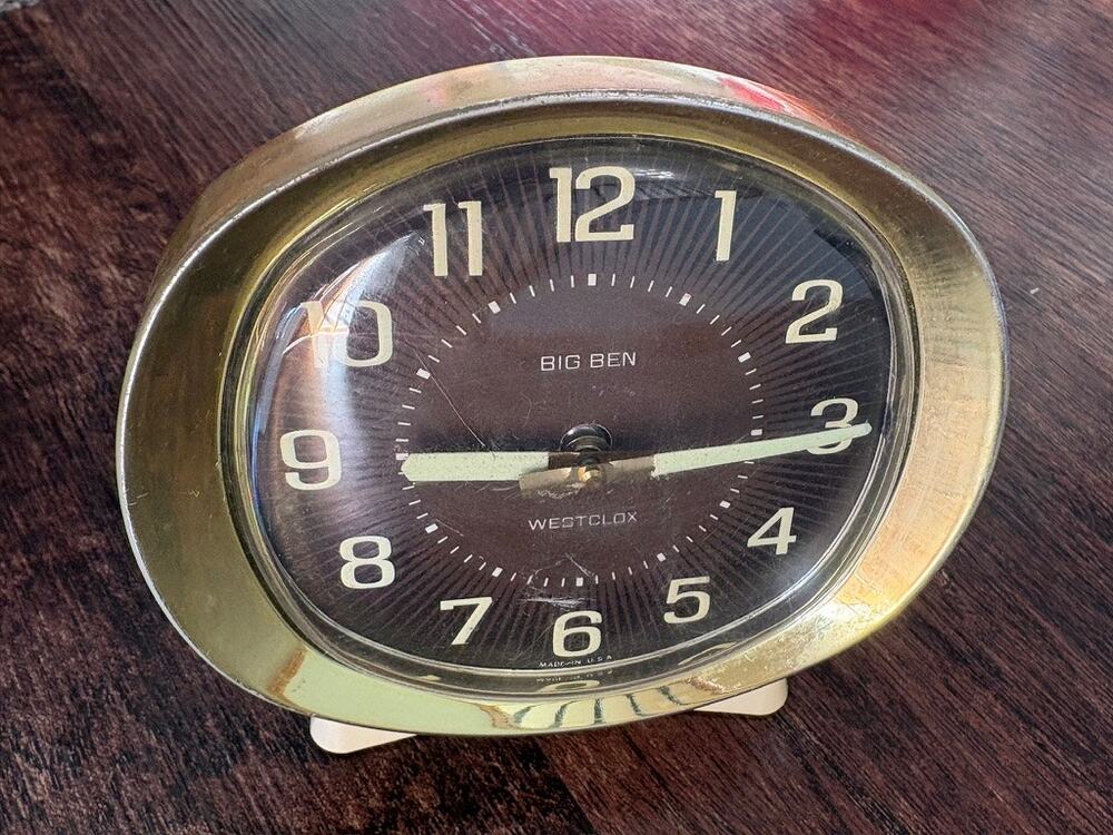 Vintage Westclox Big Ben Wind Up Alarm Clock Cream Gold Oval MCM Made In USA